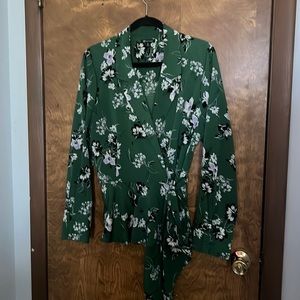 Versona wrap blouse. Very blousy! Size XL